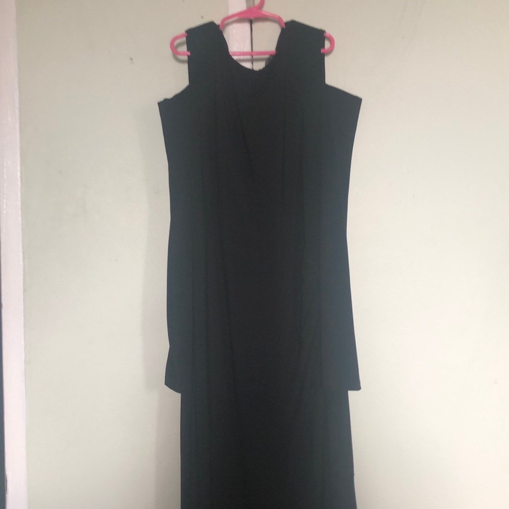 Ralph Lauren dress, shoulders out!